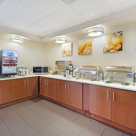 Comfort Inn & Suites Ουιτσιτά Εξωτερικό φωτογραφία