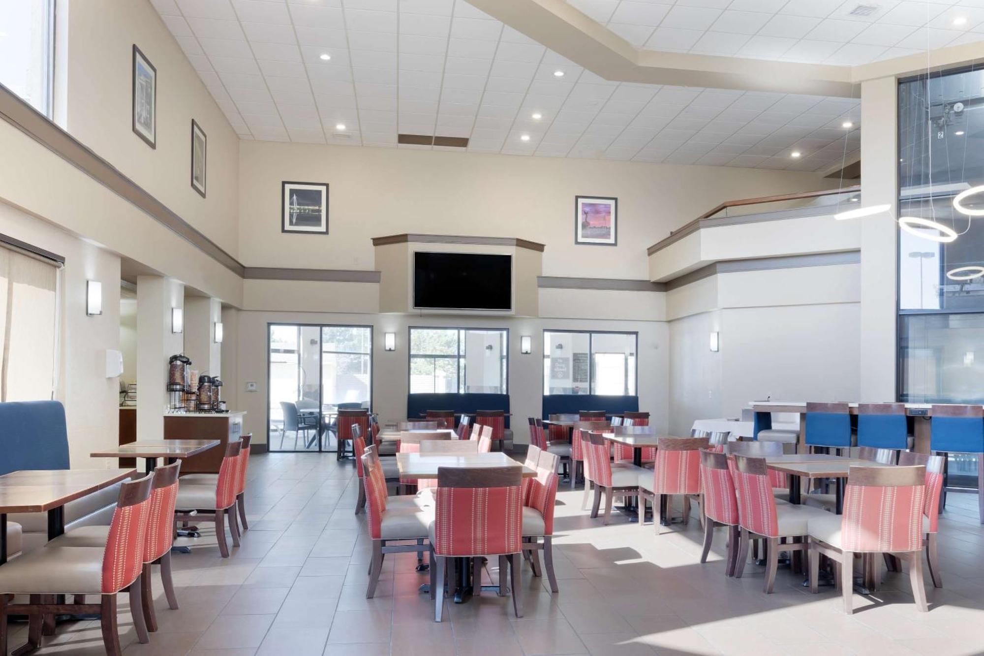 Comfort Inn & Suites Ουιτσιτά Εξωτερικό φωτογραφία