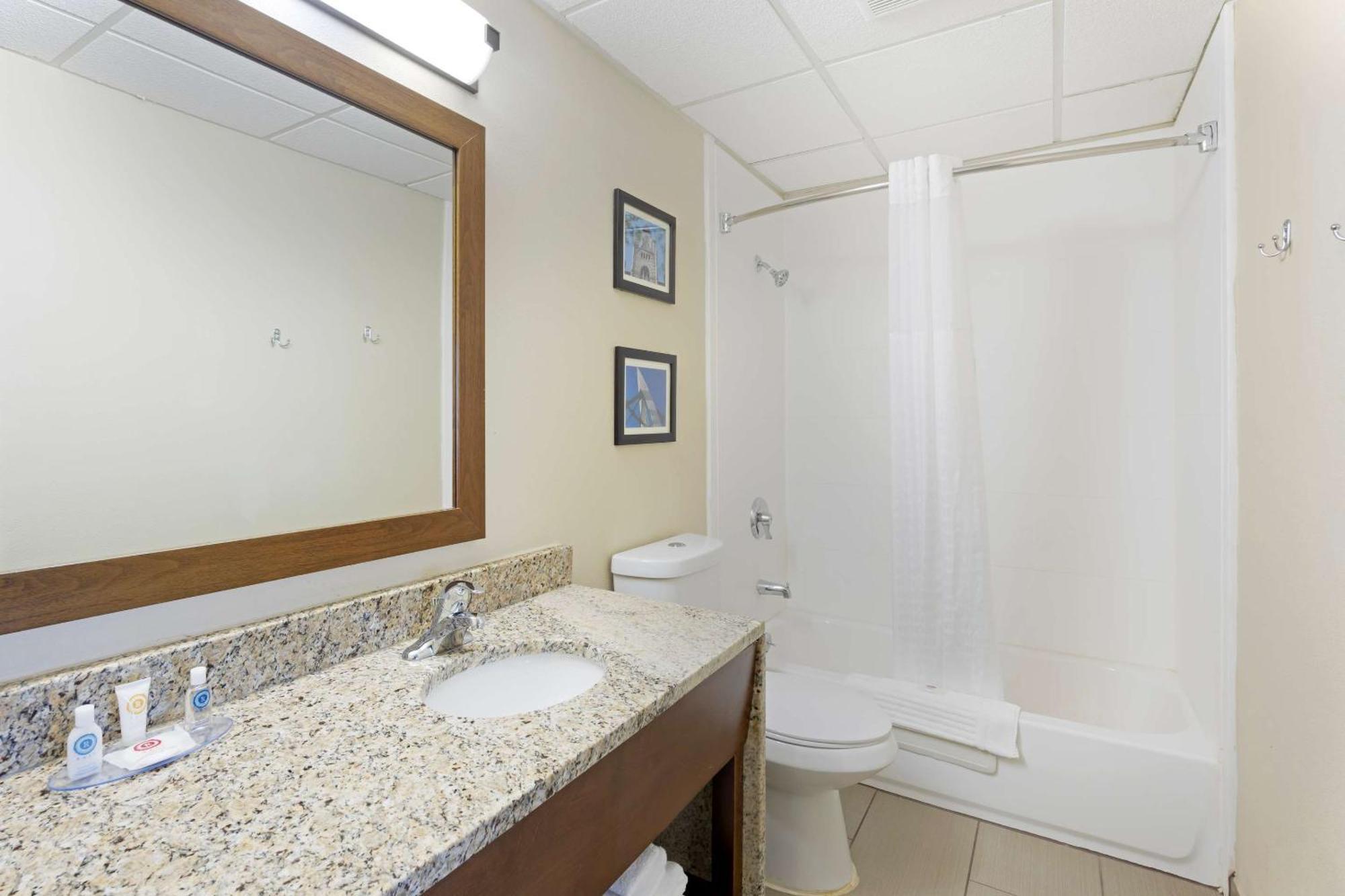Comfort Inn & Suites Ουιτσιτά Εξωτερικό φωτογραφία