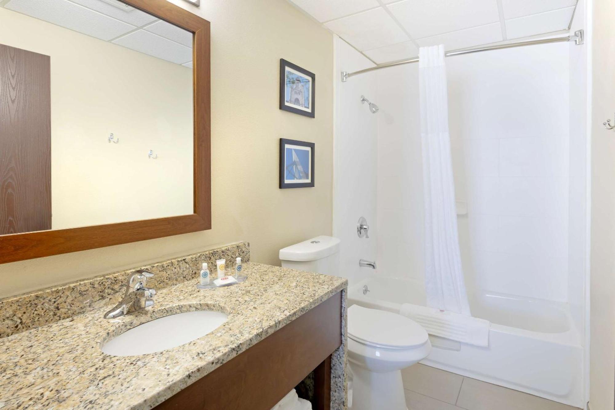 Comfort Inn & Suites Ουιτσιτά Εξωτερικό φωτογραφία