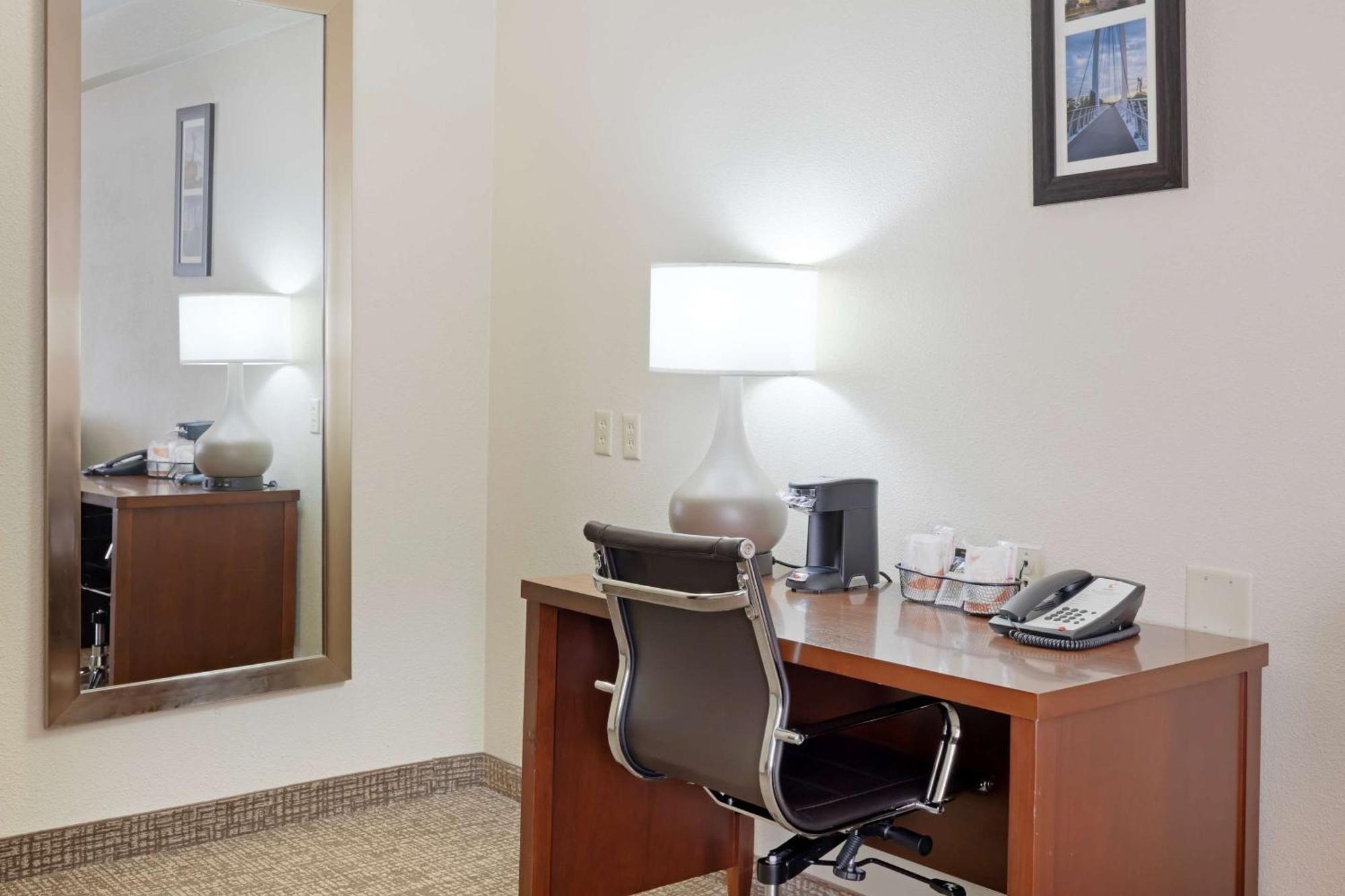 Comfort Inn & Suites Ουιτσιτά Εξωτερικό φωτογραφία