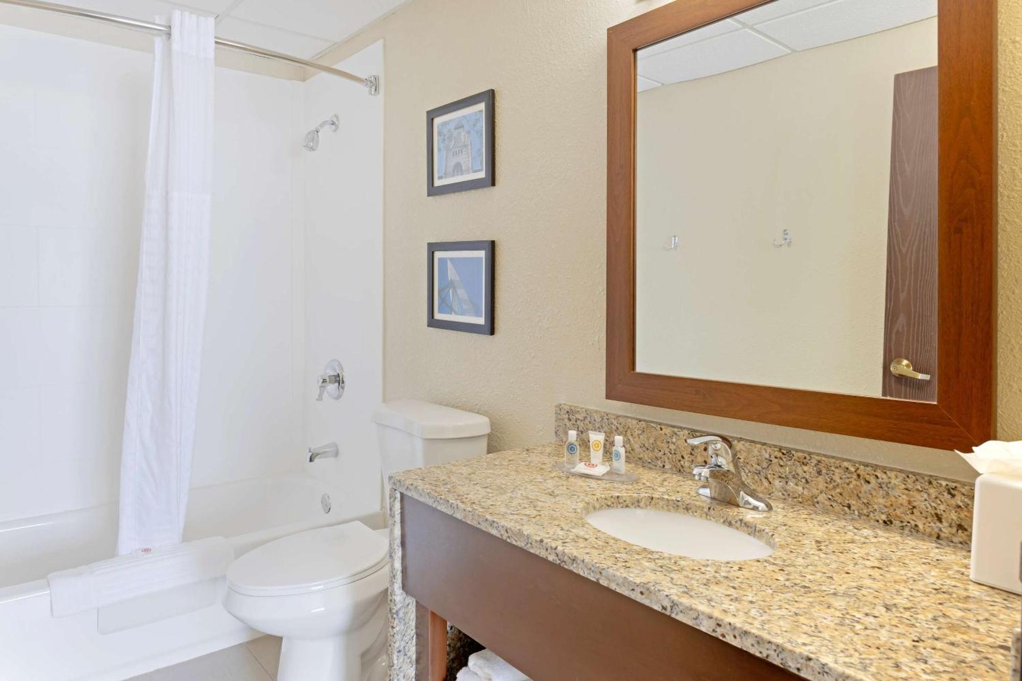 Comfort Inn & Suites Ουιτσιτά Εξωτερικό φωτογραφία