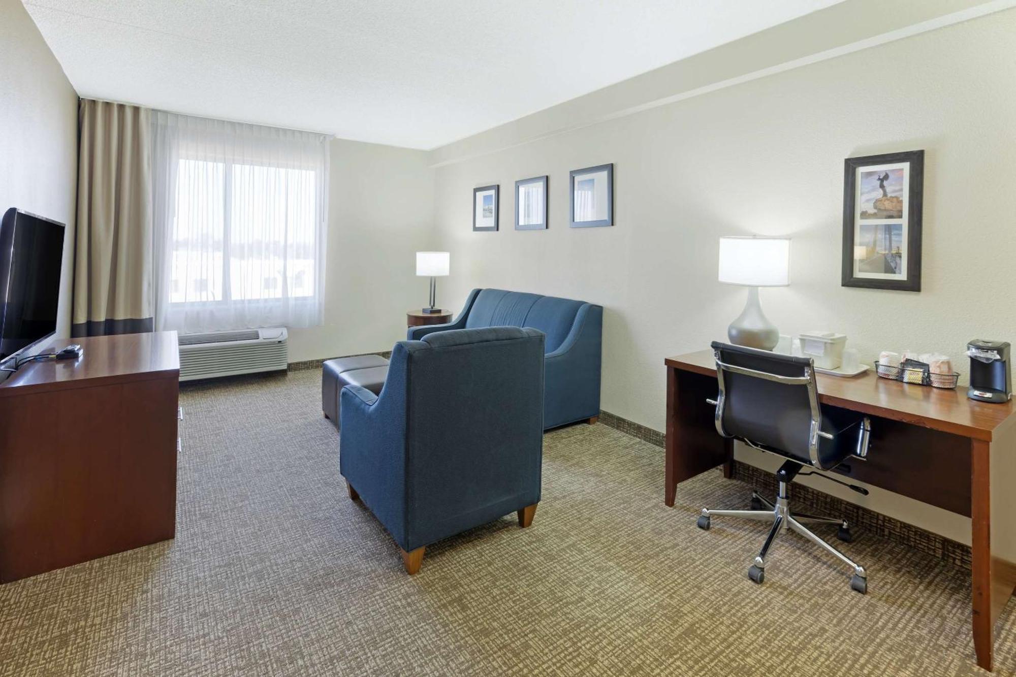 Comfort Inn & Suites Ουιτσιτά Εξωτερικό φωτογραφία