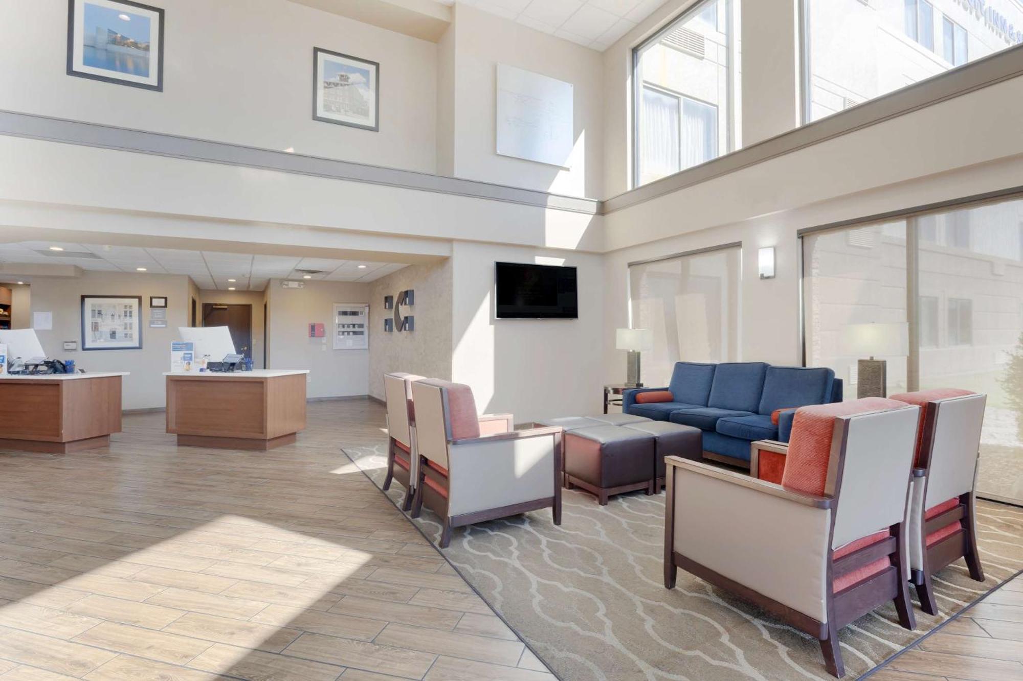 Comfort Inn & Suites Ουιτσιτά Εξωτερικό φωτογραφία
